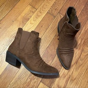 Brown ‘cowboy’booties